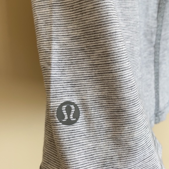 Lululemon physically fit 3/4 sleeve - Picture 5 of 5